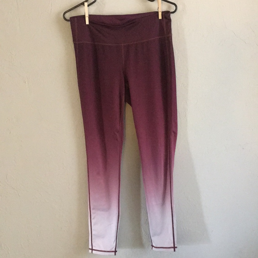 Burgundy ombré reversible Athleta leggings